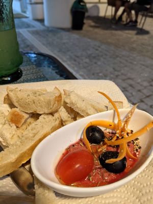 Vegan spread at Arvore do Mundo in Porto
