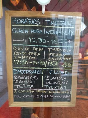 Timetable at Arvore do Mundo in Porto