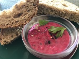 Humus de remolacha at Arvore do Mundo in Porto