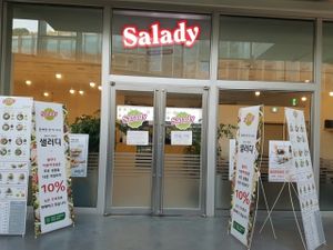 salady storefront at Salady - Ewha in Seoul