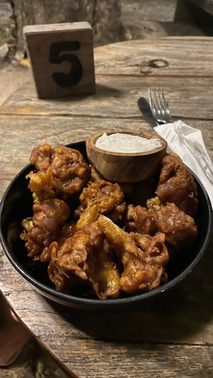 Buffalo Cauliflower (with cheesy dip) at The Banyan Tree in 