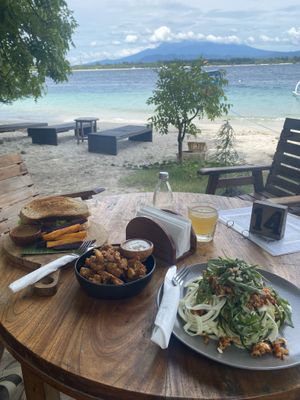 Cauliflower wings, pulled pork sw, zoodles  at The Banyan Tree in 