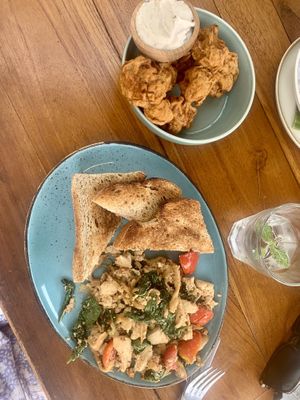 Tofu scramble and cauli nuggets, all amazing   at The Banyan Tree in 