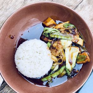 Vegan stir fry at The Banyan Tree in 