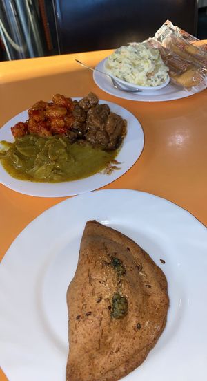 Bechamel/Spinach empanadilla, vegan chicken in different sauces, potato salad  at Confitería Maiquez in Murcia