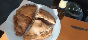 Empanadillas mexicana y jamón y queso todo veg at Confitería Maiquez in Murcia