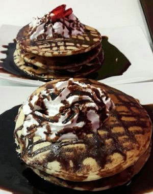 Strawberry and banana and pear and chocolate at Tweny Leaf in Lisbon