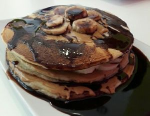 banana, peanut butter and chocolate sauce at Tweny Leaf in Lisbon
