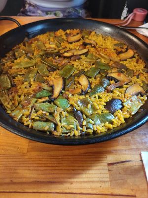 Paella at La Tavernaire in Valencia