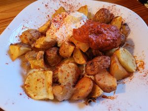 Patate casalonas at La Tavernaire in Valencia