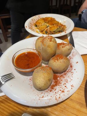 Papas amb "mojo”  at La Tavernaire in Valencia