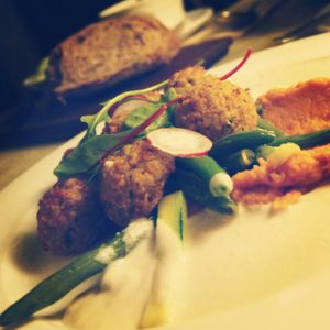 Chickpea balls with green bean-zucchini salad and cashew sauce. 

Нутовые тефтели, овощное пюре, салат из цукини и стручковой фасоли, соус из индийских орехов. at Aed Restaurant in Tallinn