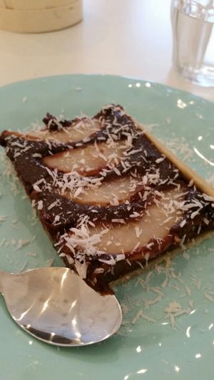 chocolate and pear tart at Les P'tits Poissons Verts in Nimes