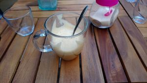 Café au lait at Les P'tits Poissons Verts in Nimes