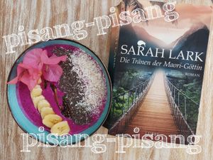 smoothie bowls  at Pisang Pisang in Lembongan