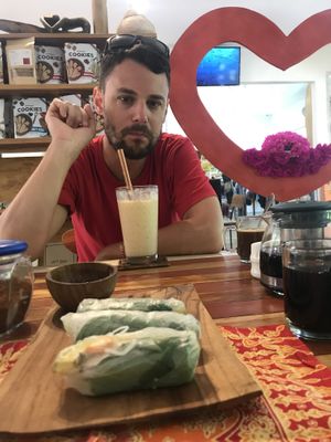 Mango tango smoothie - like a creamy Vegan ice cream at Pisang Pisang in Lembongan