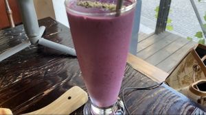 Berry smoothie  at Vegetus 베제투스 in Seoul