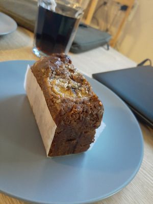 Banana cake at Vegetus 베제투스 in Seoul