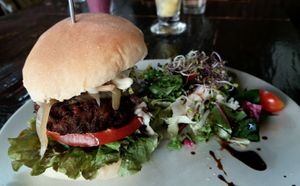 Vegetus burger at Vegetus 베제투스 in Seoul