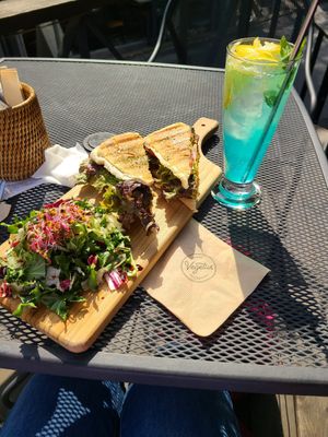Roast Veef panini and sparkling lemonade at Vegetus 베제투스 in Seoul