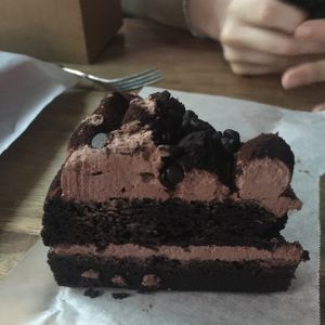 Cake we got to-go (2018) at Vegetus 베제투스 in Seoul