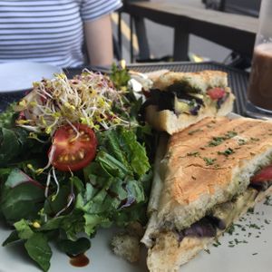 Bulgogi sandwhich & salad (2018) at Vegetus 베제투스 in Seoul