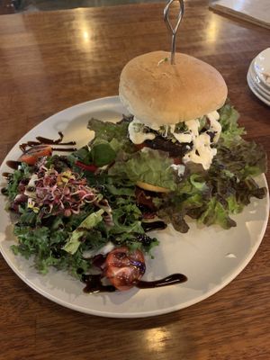 Vegetus burger  at Vegetus 베제투스 in Seoul