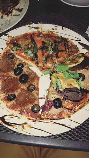 Three type of pizza at Vegetus 베제투스 in Seoul