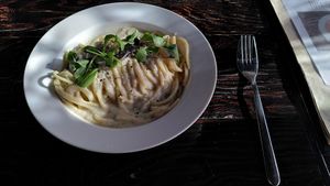 Garlic Alfredo (GF) at Vegetus 베제투스 in Seoul