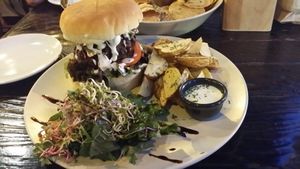 Vegetus burger at Vegetus 베제투스 in Seoul