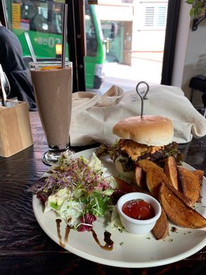 Jalapeño burger and chocolate smoothie  at Vegetus 베제투스 in Seoul