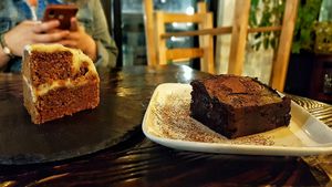 Carrot Cake and Brownie at Vegetus 베제투스 in Seoul