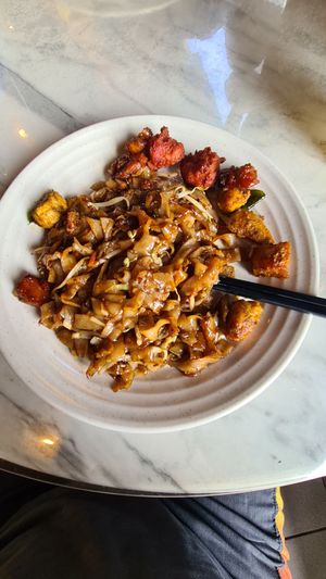 Amazing vegan char koew teow at Long Mun Chai Vegetarian Restaurant in Sitiawan