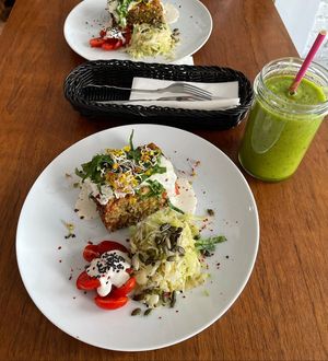 Zapiekanka szefa kuchni i jedno ze smoothie at Jak Malina in Szczecin