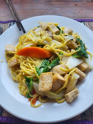 Tofu noodle without oyster sauce at Lazy Beach in Koh Rong