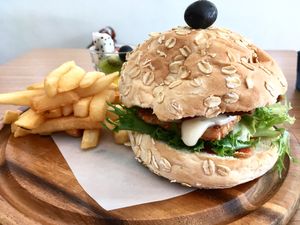 Burger with mushroom and tempeh at Yi Ke Shu - Tanjung Bungah in Penang