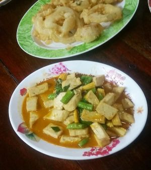 Tofu and veg with onion rings  at Number One Vegetarian in Bangkok