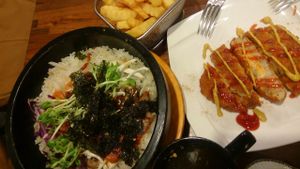 Sizzling Korean pot,  veg shnitzel,  French fries  at Batien Vegetarian - Maybe closed in Chiayi