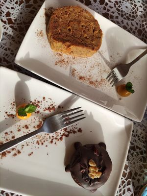 Raw Chocolate Brownie and Sweet potato tart #Veganuary at PurEssence in Alvor