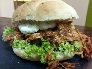 100 % vegan jackfruit burger with ranch dressing at Marsim Bistrobarante in Mallorca