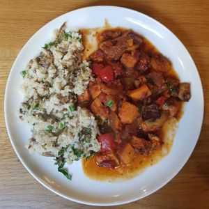 Vegan risotto and vegan sweet potato stew at VegeQuchnia in Opole