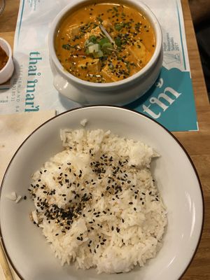 Really good Panang curry with tofu and chickpeas (!) at Thai Market in A Coruna