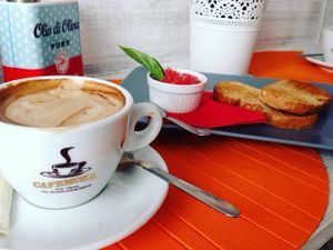 good italian coffee at Zumoso Bar in Tarifa