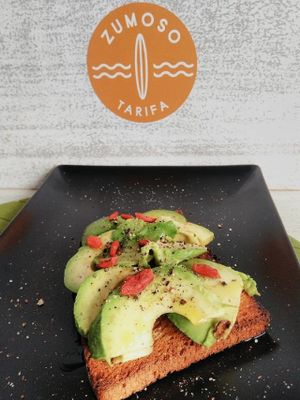 fresh happy toasts at Zumoso Bar in Tarifa