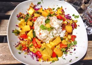 assiette indienne du Mardi: curry coco-mangue  at Café Vert in Lyon
