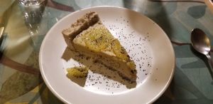 Seasonal RAW kiwi coco kaki tart at Café Vert in Lyon