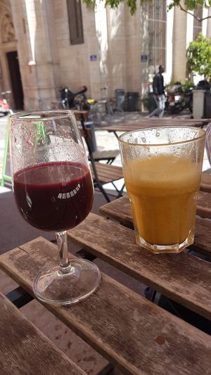 Fresh juice and smothie at Café Vert in Lyon