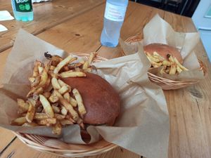 Vegan burgen at Holy Moly in Rouen