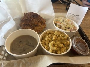 Chi’kn fried chi’kn. Mushroom gravy. Mac and cheese. Slaw   at The Southern V in Nashville