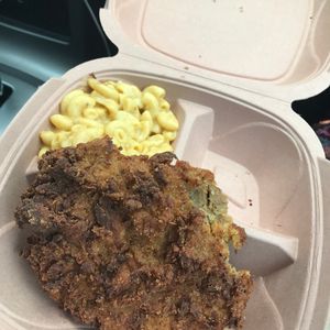 Fried ";Chick'n"; with Mac & Cheez at The Southern V in Nashville